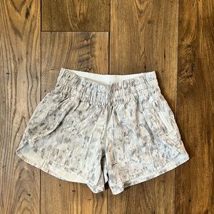 lululemon athletica Gray Patterned Athletic Shorts TRACKER